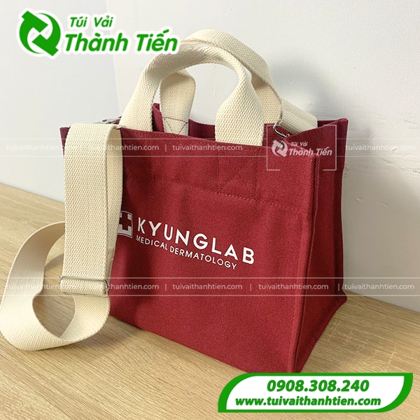 Túi vải đeo chéo nữ giá rẻ tại xưởng Túi Vải Thành Tiến