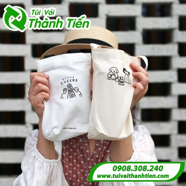 Mẫu túi vải đựng chai nước in hình theo yêu cầu