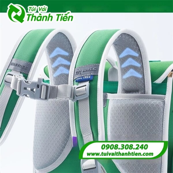 Mặt sau của balo mầm non chống gù cho bé tại Thành Tiến